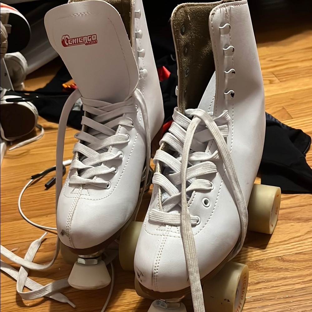 chic Women's White Roller Skates